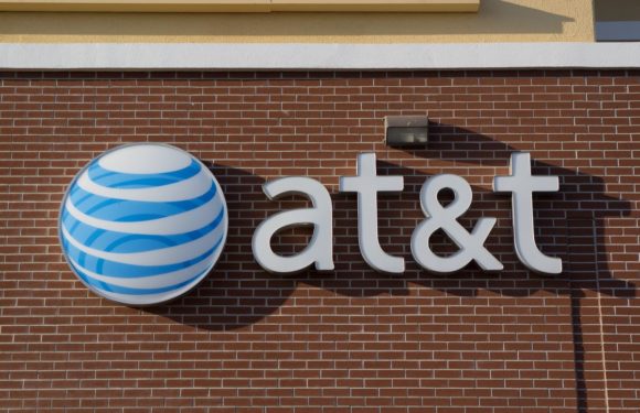 AT&T begins testing high-speed internet over power lines