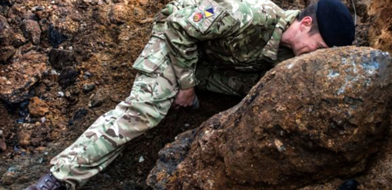 London airport shuts down as WW II bomb was found in the Thames